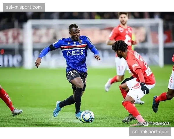 布雷斯特0-0闷平尼斯，双方门将均获评高分