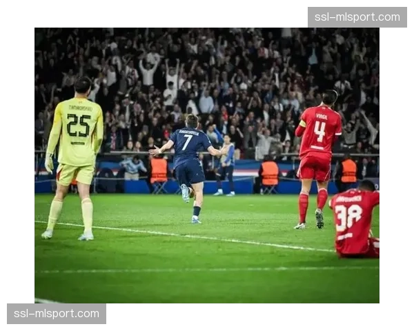 巴黎2-0利物浦，克瓦拉茨赫利亚独闯龙潭破门，红军全场0射正